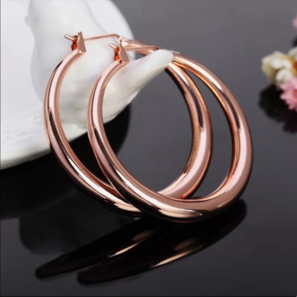 New 1.5” Rose Gold Round Hoop earrings - Picture 2 of 5